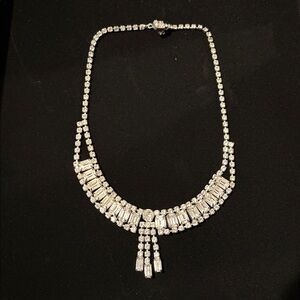 Vintage Elegant Silver Rhinestone Necklace
